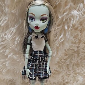 Monster High Ghouls Alive G1 Frankie Stein Doll Y0424 Released 2012 (OOB)